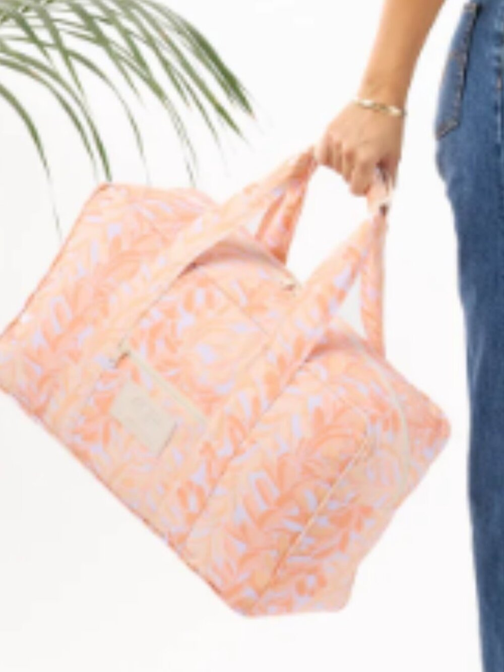 Aloha Collection KEEP IT LIGHT WEEKENDER Puakenikeni Buds  NWT - Picture 2 of 7